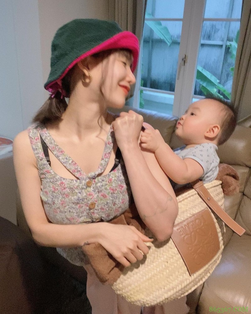 火辣网红《陈美贤》生娃后照旧!地方美艳妈妈!