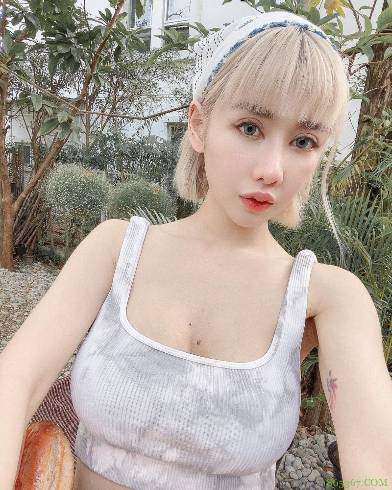 火辣网红《陈美贤》生娃后照旧!地方美艳妈妈!