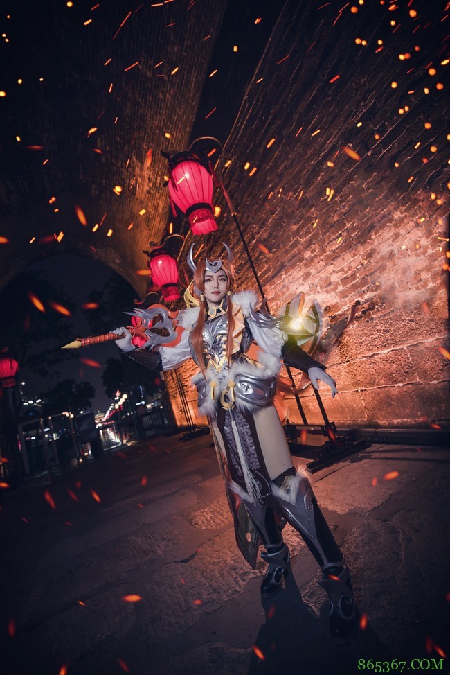 cos：王者荣耀-冠军飞将花木兰。