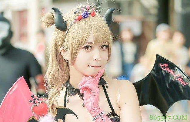 漫展上什么最挣钱?卖门票?卖周边?其实都不如卖广告