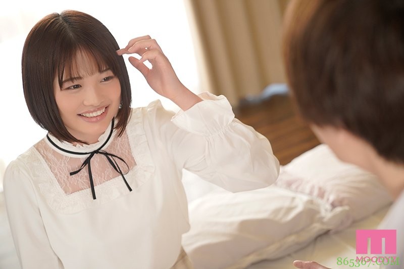 想被大人认同!20岁的美乳少女A下海来做爱做的事!