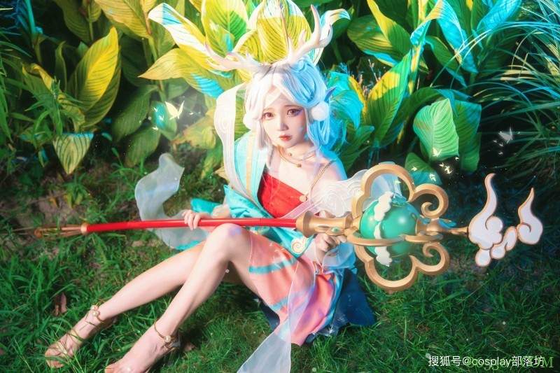 cos:王者荣耀瑶,遇见神鹿,非常漂亮的小姐姐
