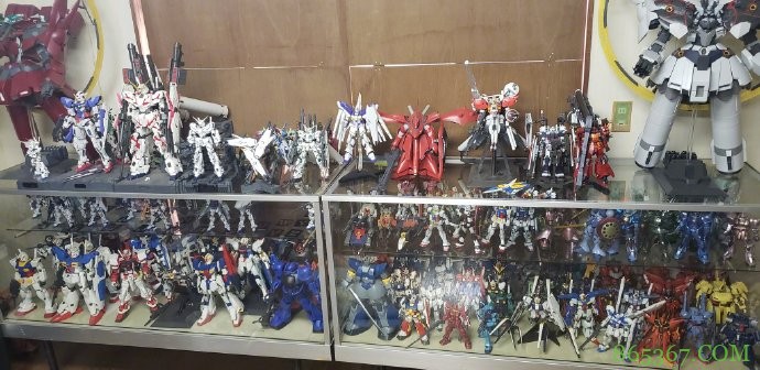 高达爱好者分享收藏，花20年做了1600个模型，密集恐惧慎点