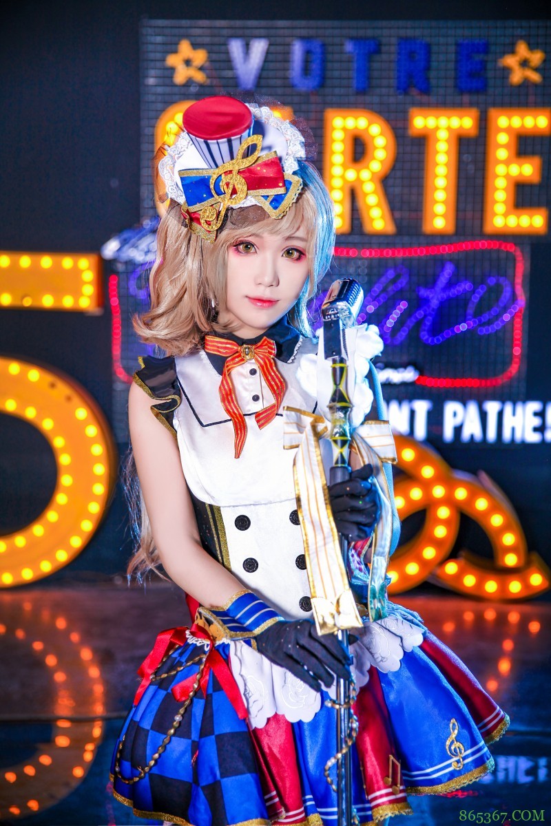 cos：南小鸟女仆觉醒。