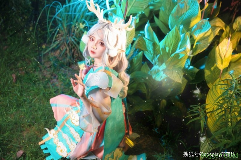 cos:王者荣耀瑶,遇见神鹿,非常漂亮的小姐姐