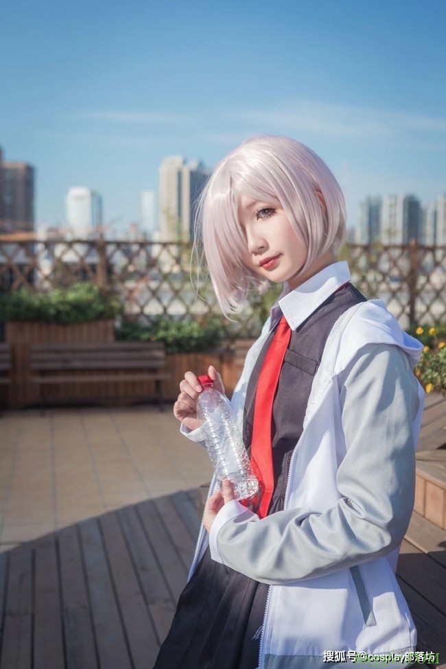 学姐玛修cos正片@秋荼不是茶，如果下雨了，我给你撑伞