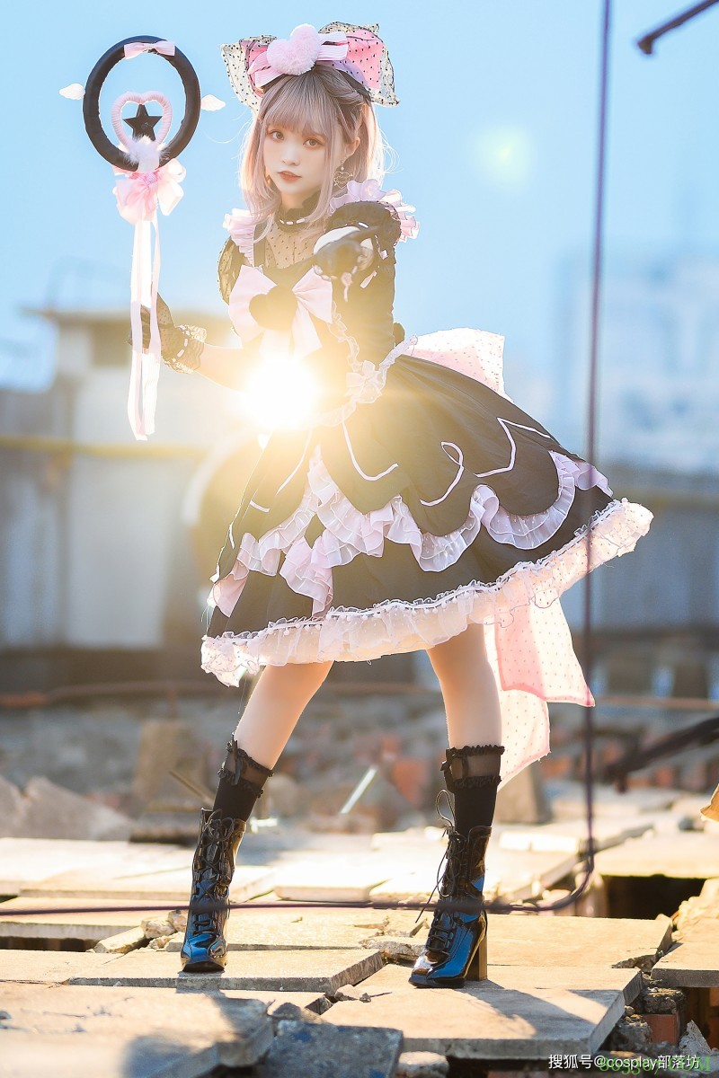 Lolita：魔女降临，你被捕了！