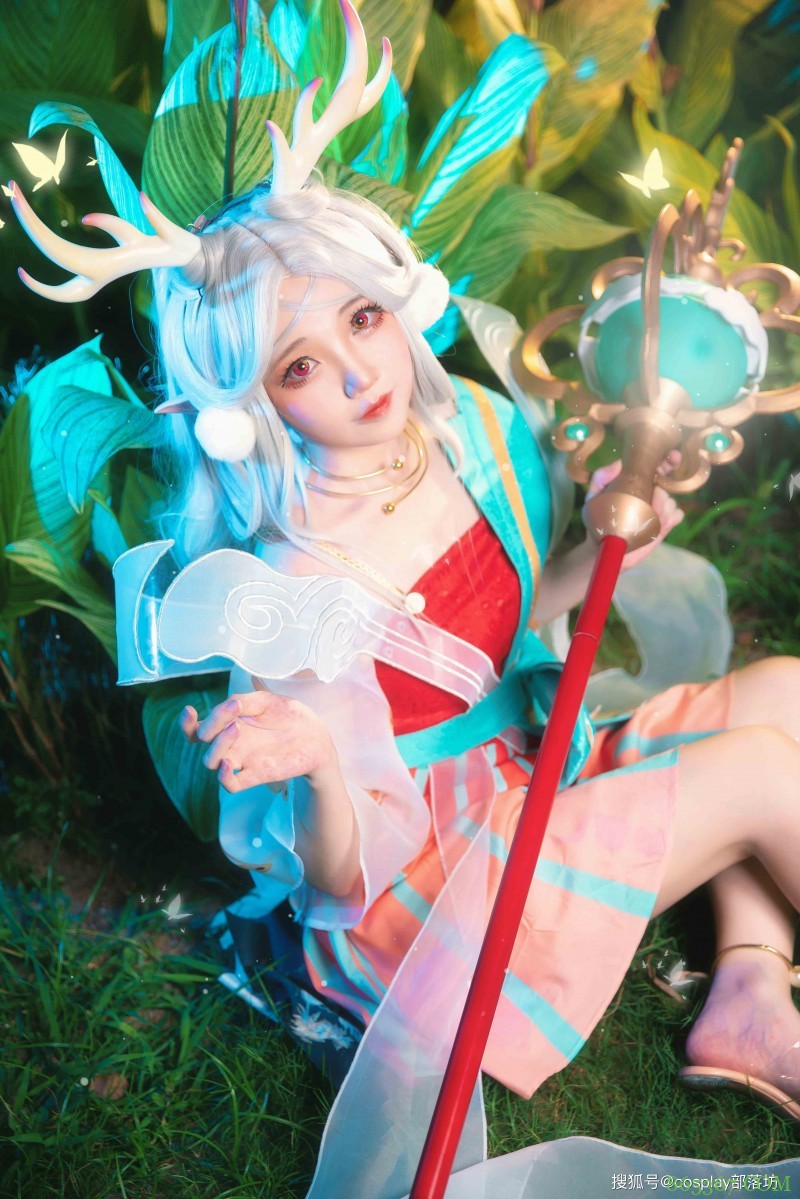 cos:王者荣耀瑶,遇见神鹿,非常漂亮的小姐姐