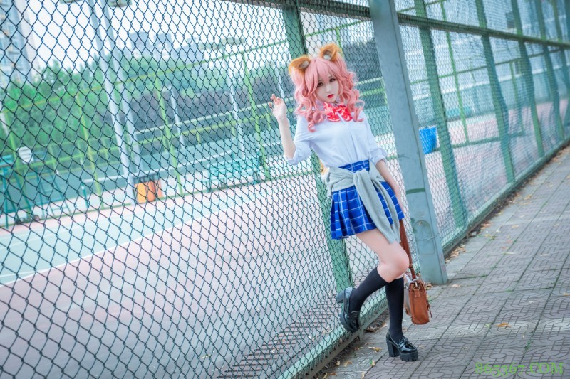 cos:校园操场围栏外的玉藻前。