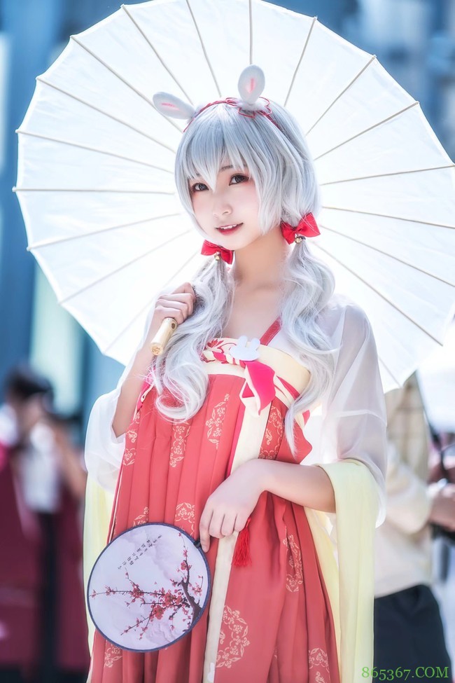 cos：碧蓝航线-兔耳拉菲。