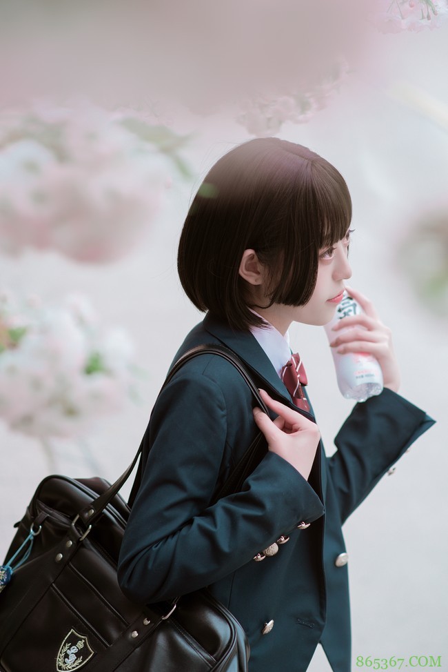 JK少女，愿所有人都被温柔相待。