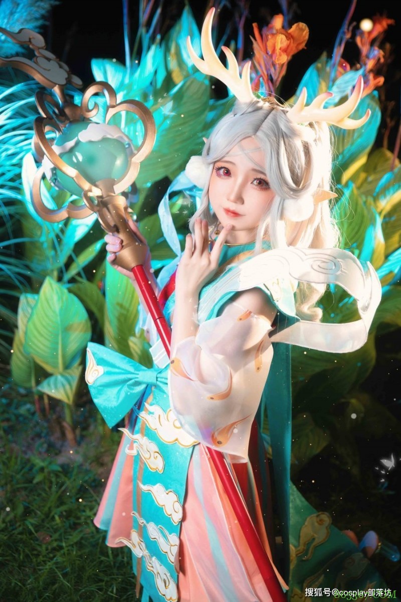 cos:王者荣耀瑶,遇见神鹿,非常漂亮的小姐姐