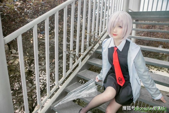 学姐玛修cos正片@秋荼不是茶，如果下雨了，我给你撑伞