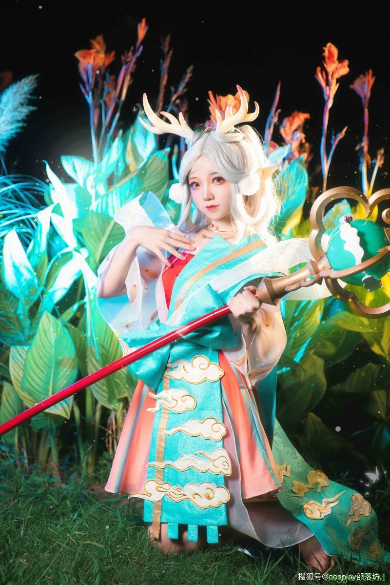cos:王者荣耀瑶,遇见神鹿,非常漂亮的小姐姐