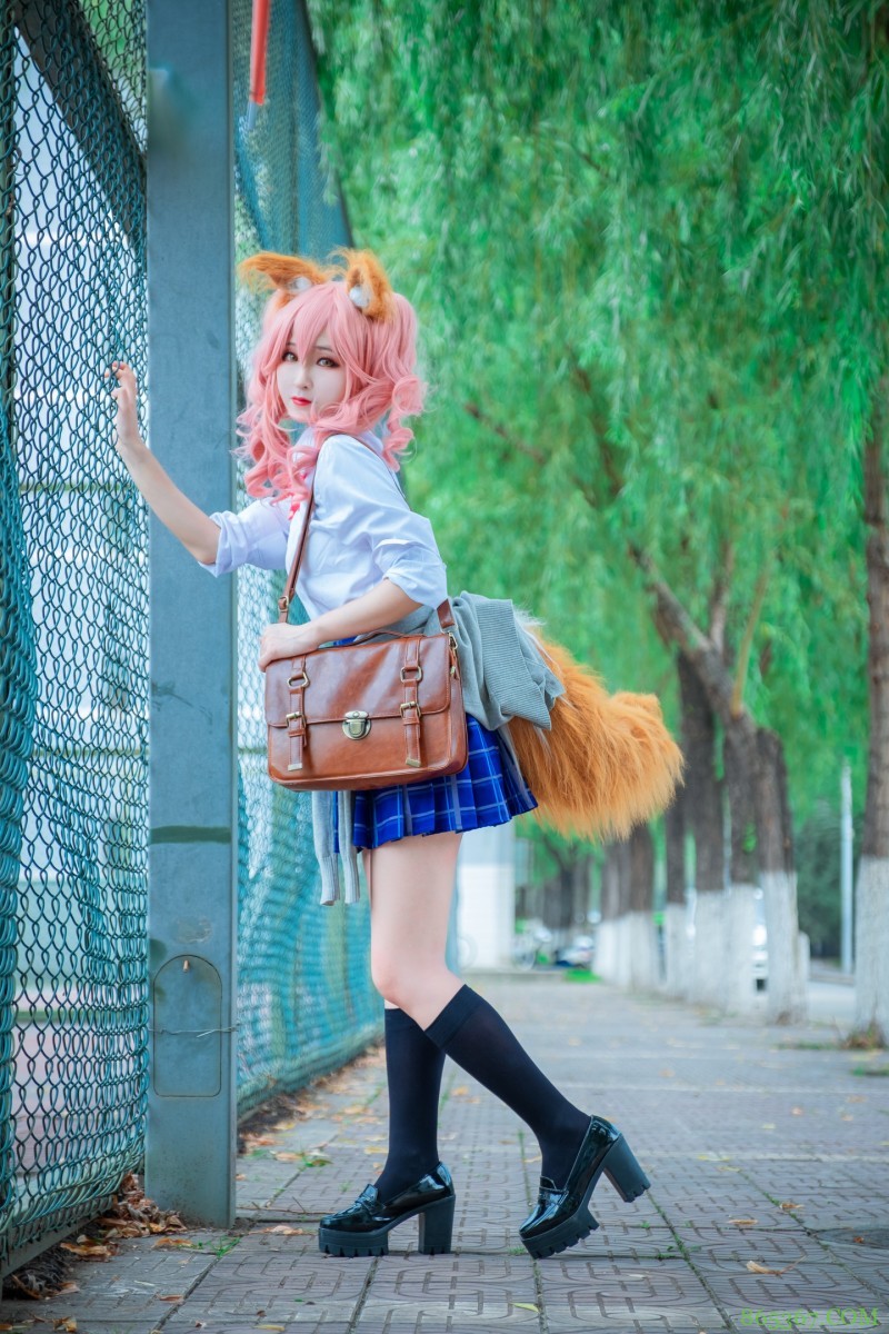 cos:校园操场围栏外的玉藻前。