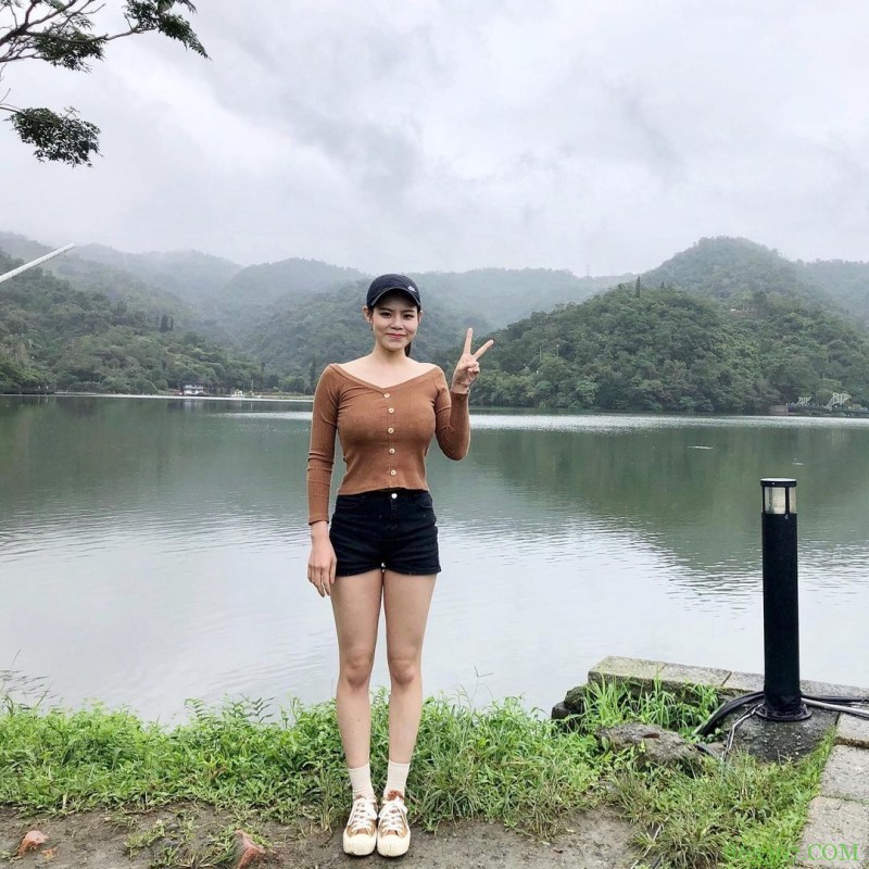 球场边最美的风景!PLG职篮转播惊见「口罩辣妹」 神出是性感地方妈妈