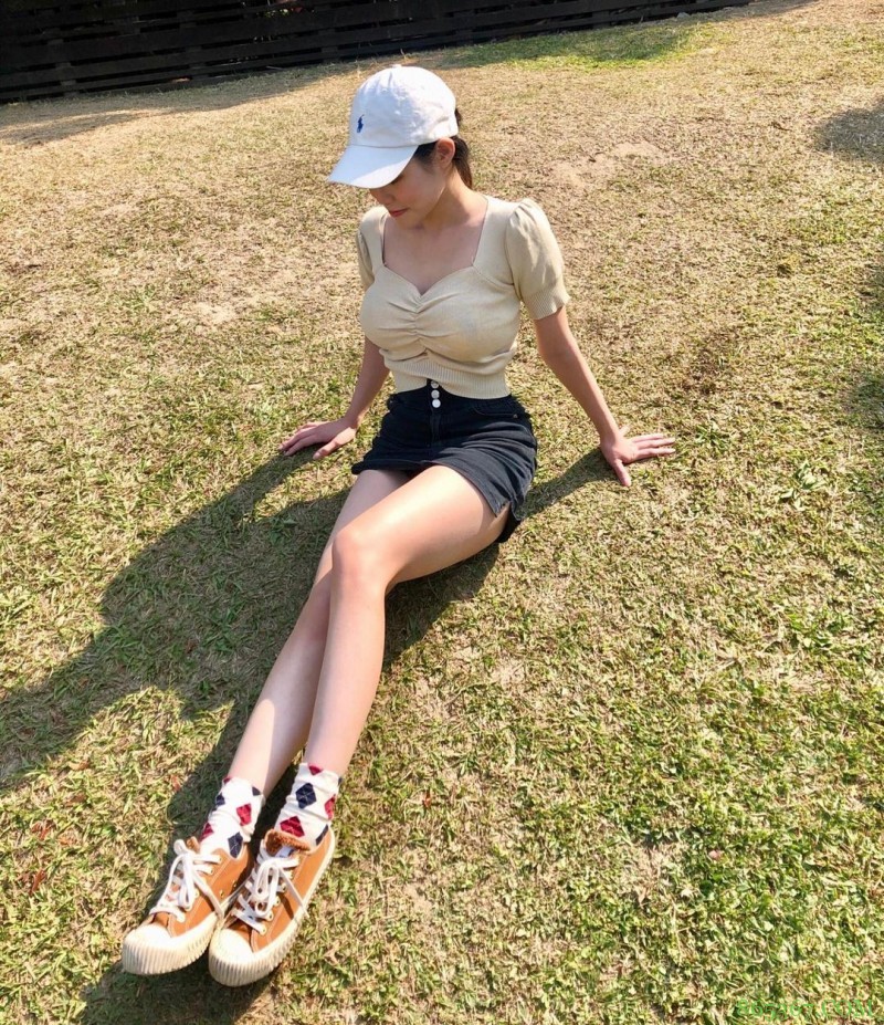 球场边最美的风景!PLG职篮转播惊见「口罩辣妹」 神出是性感地方妈妈