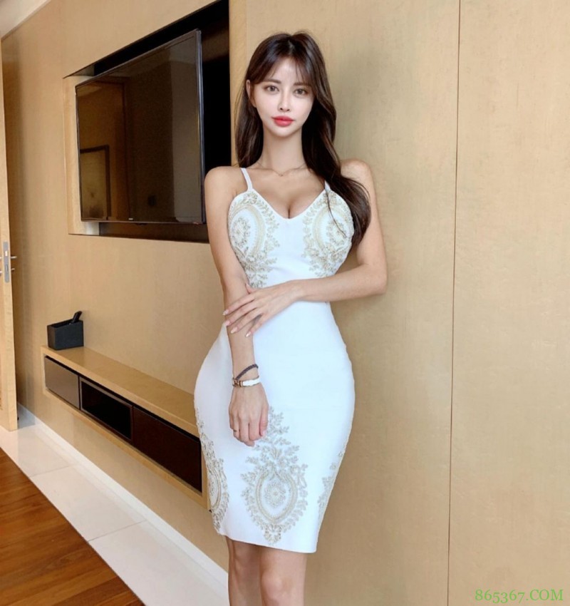 美艳系「超凶猛妹子」出门放风!火辣的诱惑视角