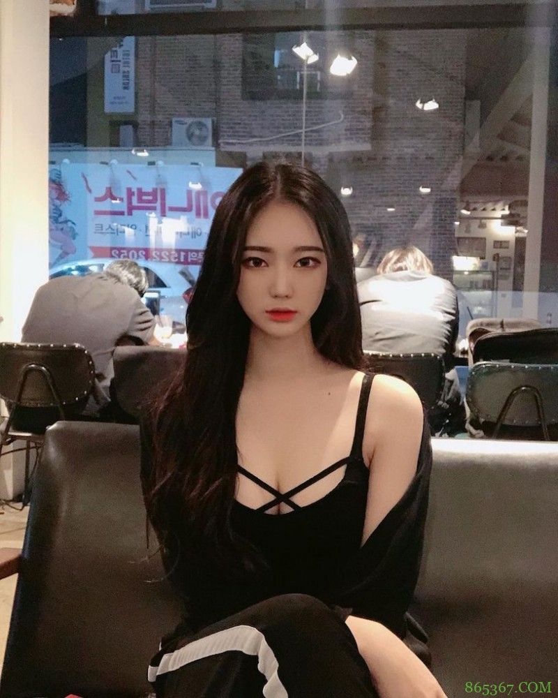 夜游汉江的「小恶魔正妹」,穿这样运动有够犯规!