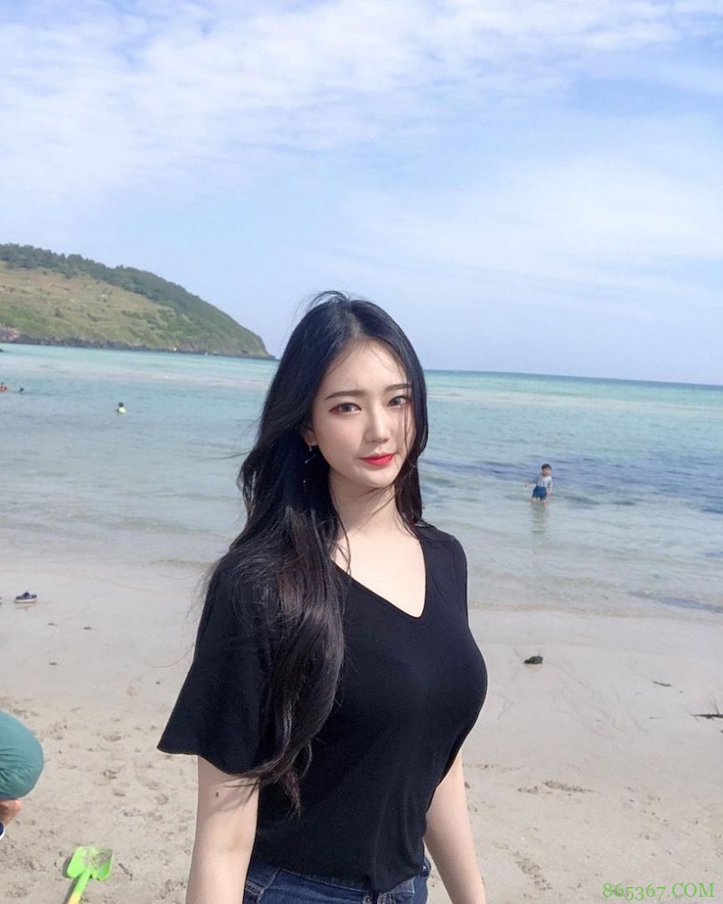 夜游汉江的「小恶魔正妹」,穿这样运动有够犯规!