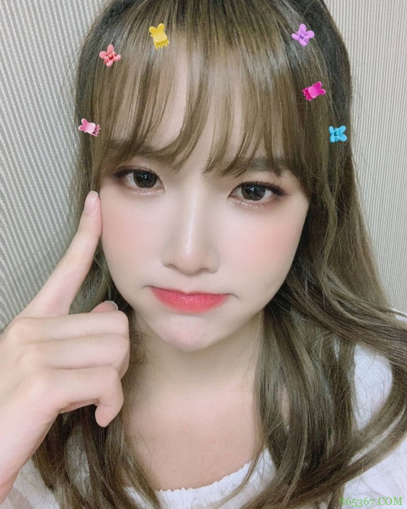 童颜游戏直播主「이아린」甜萌灿笑散发满满初恋感一个不小心就彻底沦陷