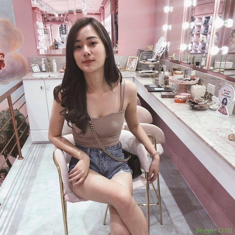 泰国也有天菜!清新神正「邻家美少女」,笑容甜美还有超纤细美腿!