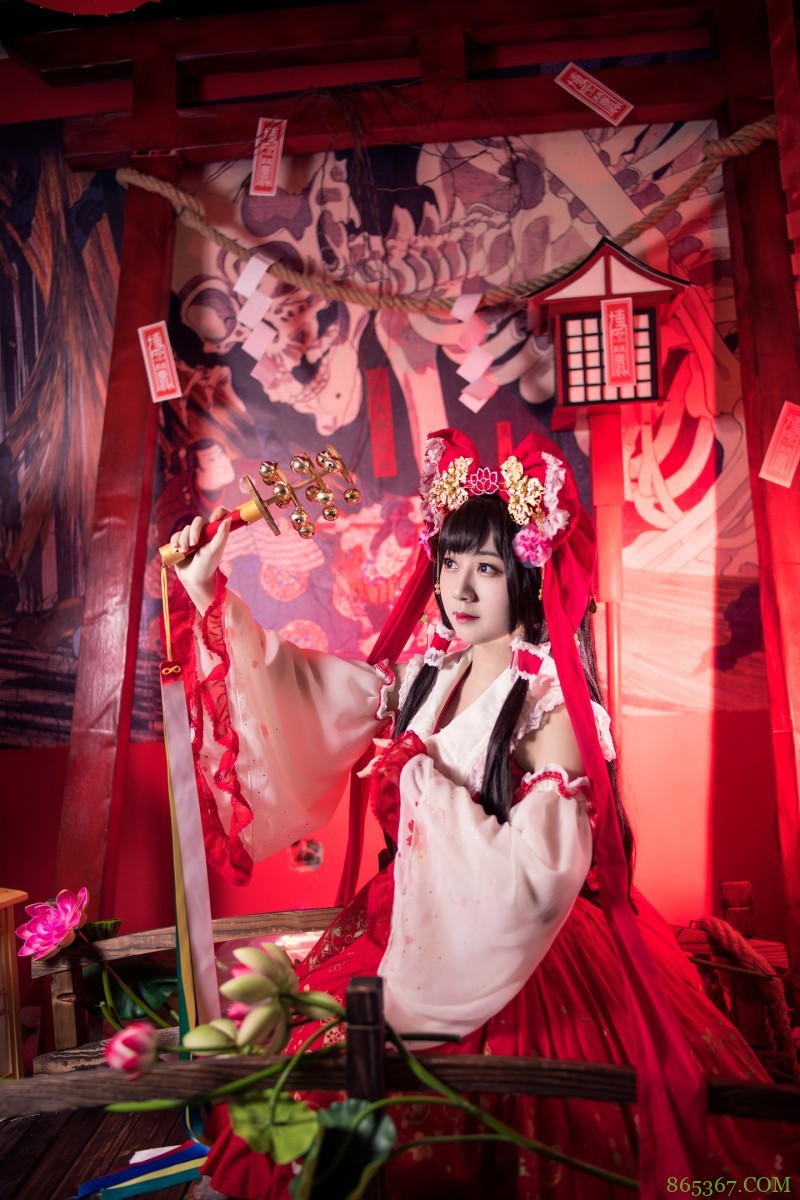 cos：东方project-你会喜欢这么可爱的灵梦吧。