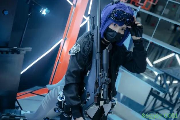 上届CP漫展海猫去出COS，这届漫展被做成“埃及艳后”看板