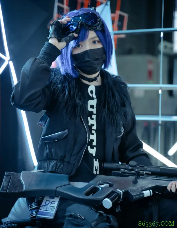 上届CP漫展海猫去出COS，这届漫展被做成“埃及艳后”看板