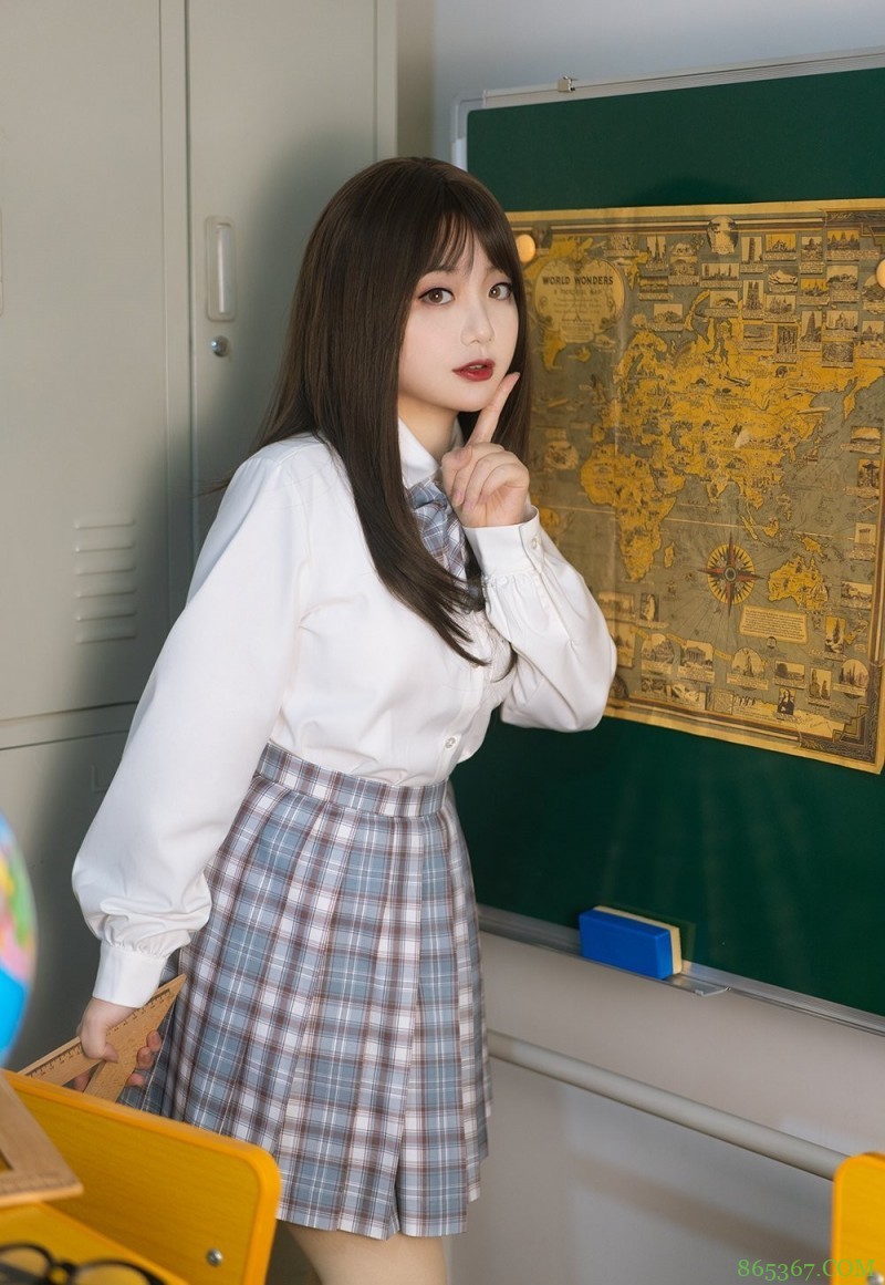 JK少女：下课的空隙，你在想着谁呢？