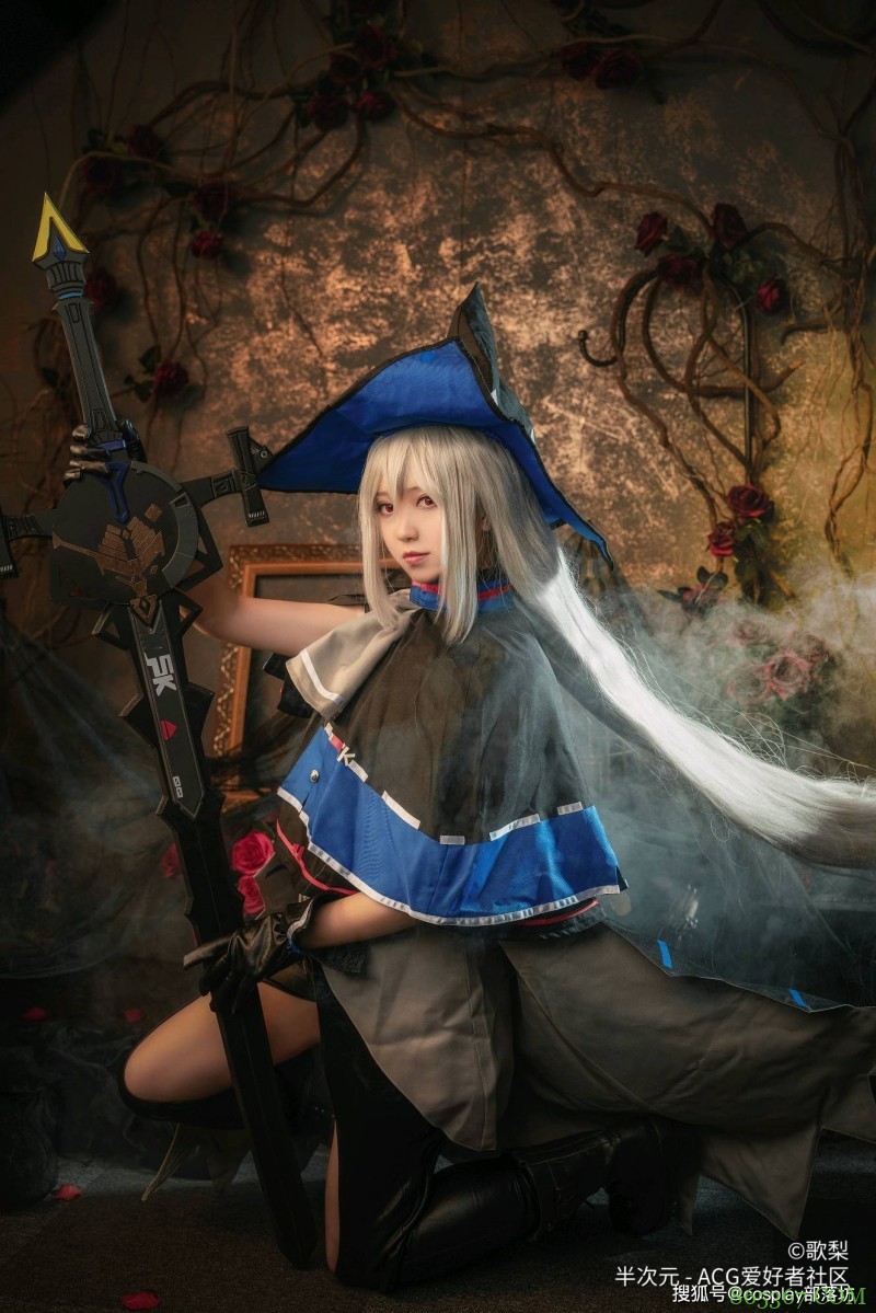 cos:明日方舟斯卡蒂cos正片@歌梨