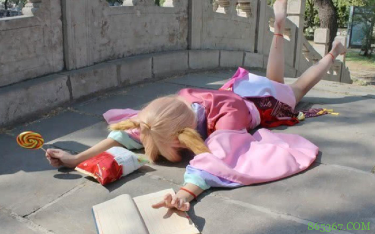 coser们太敬业,光脚还原动漫角色,如何保护自己让人好奇