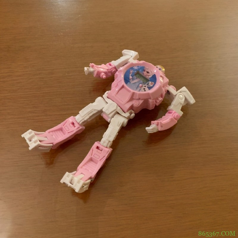 艾莎女王也有奇葩周边？看着跟变形金刚似的，好像还是正版的