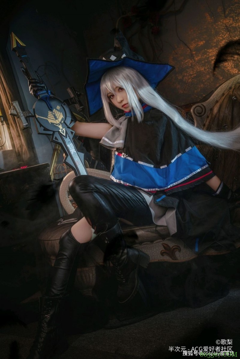 cos:明日方舟斯卡蒂cos正片@歌梨