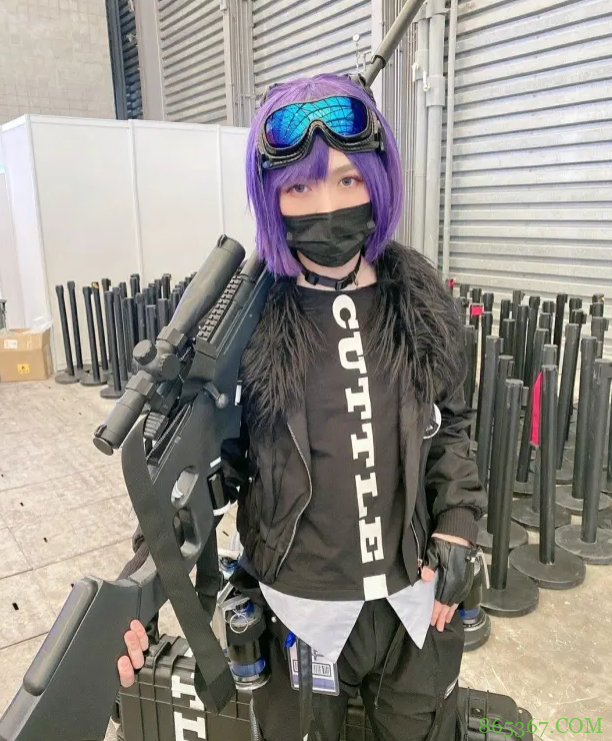 上届CP漫展海猫去出COS，这届漫展被做成“埃及艳后”看板