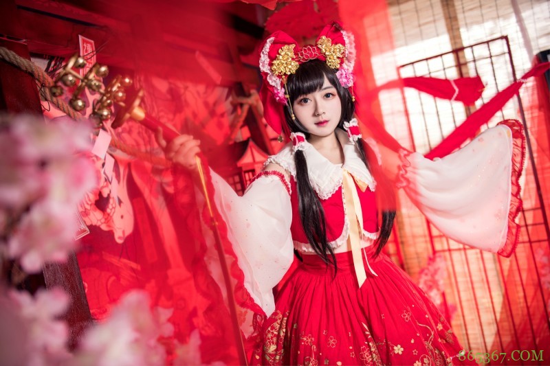 cos：东方project-你会喜欢这么可爱的灵梦吧。