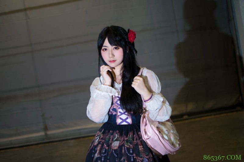 洛丽塔场照,小姐姐的蓬蓬裙特别有仙气。