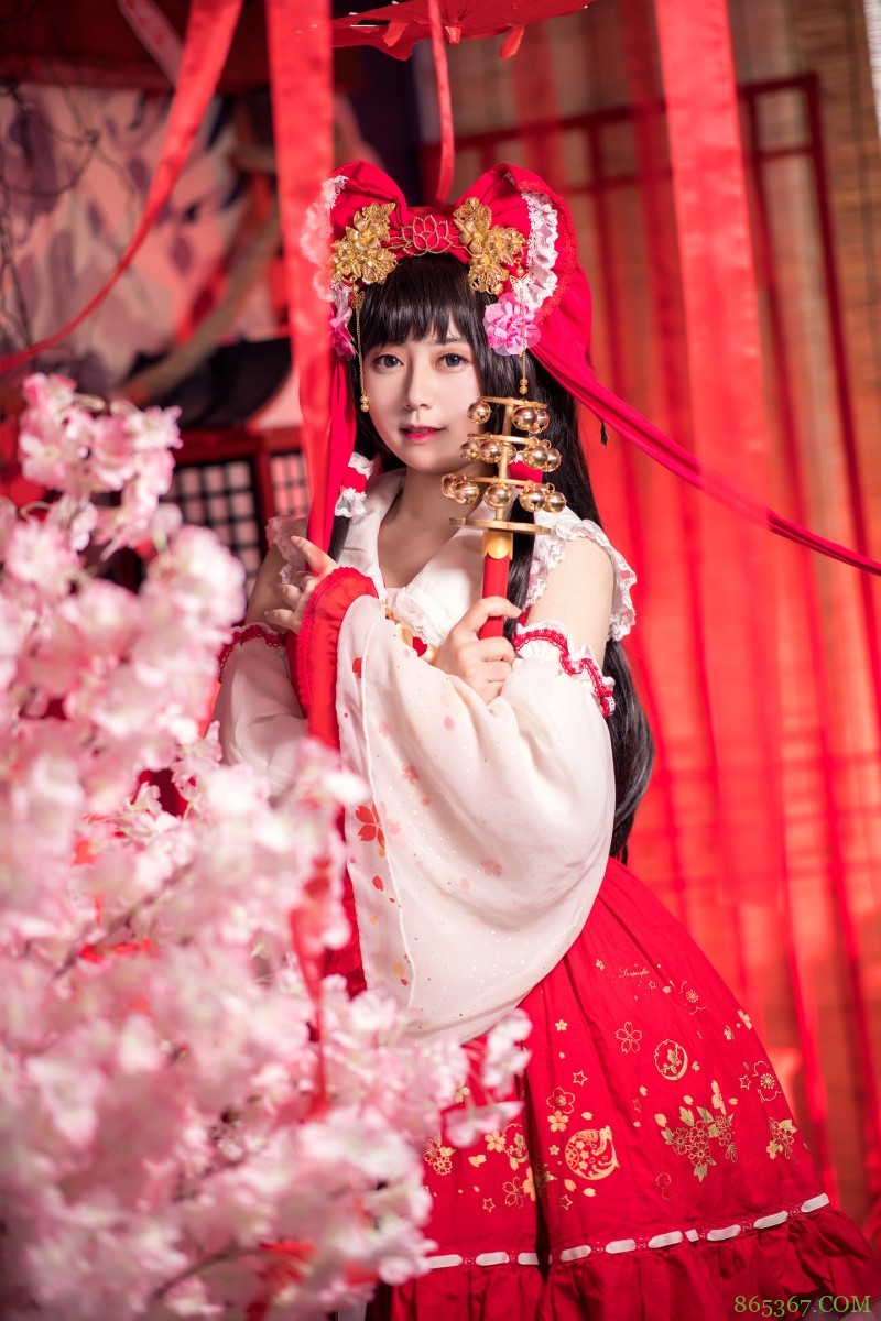 cos：东方project-你会喜欢这么可爱的灵梦吧。