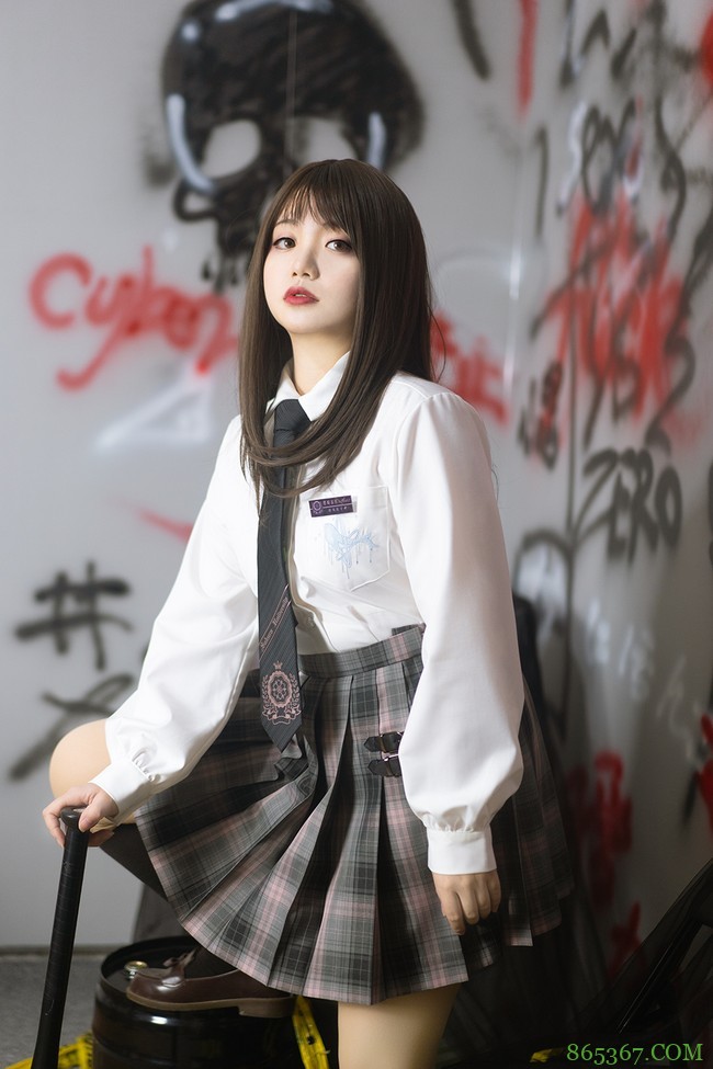 JK制服:个性十足的酷酷女孩