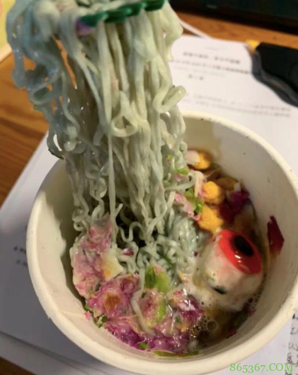 克苏鲁的动漫游戏不少,但“克家美食”你见过么?泡面里有眼珠!