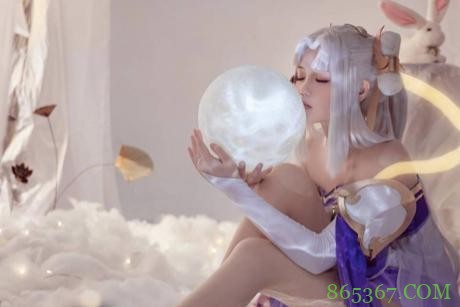 coser们太敬业,光脚还原动漫角色,如何保护自己让人好奇