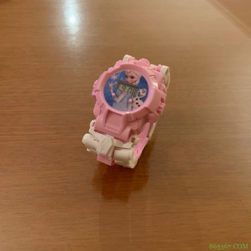 艾莎女王也有奇葩周边？看着跟变形金刚似的，好像还是正版的