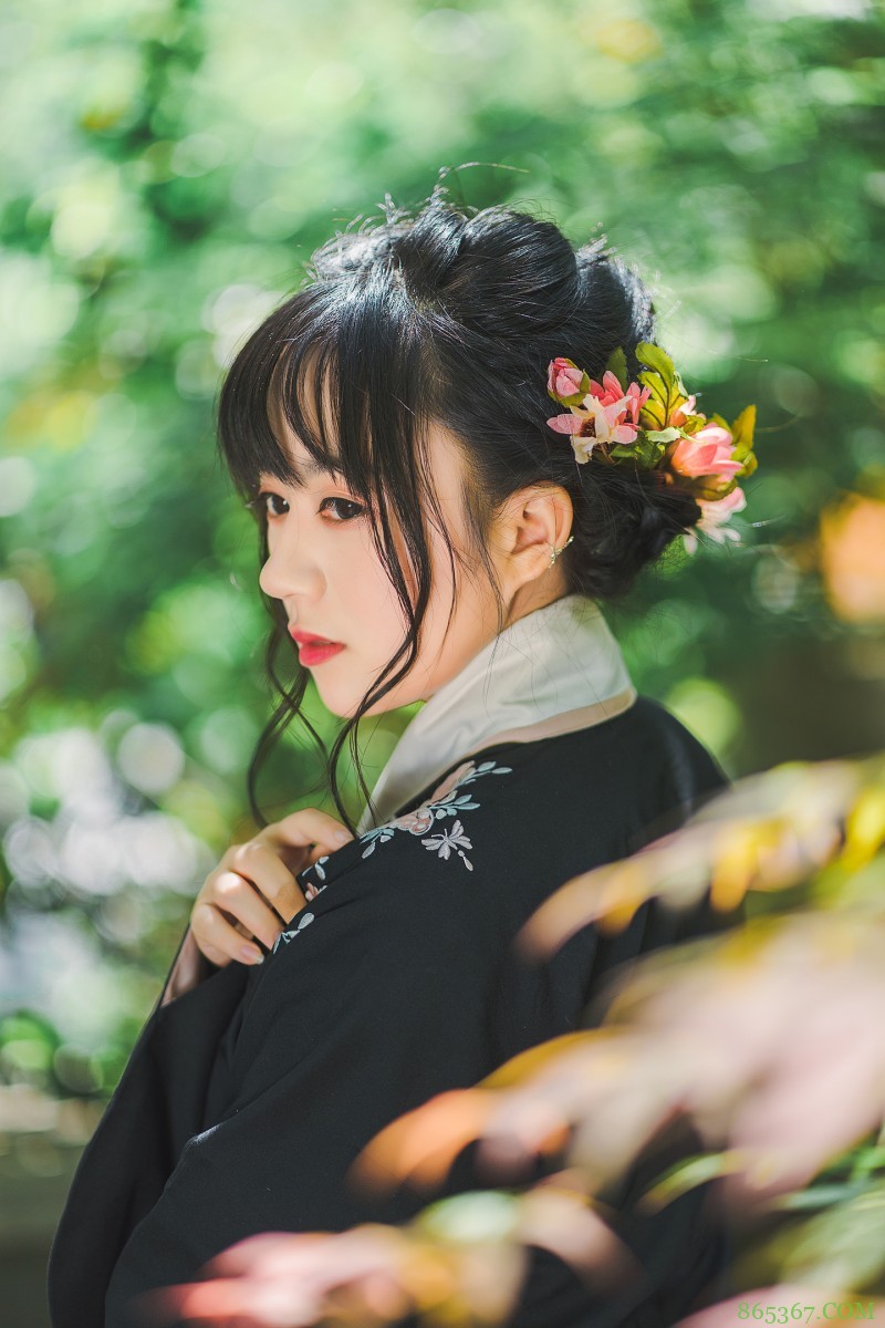 充满仙气的汉服小姐姐。