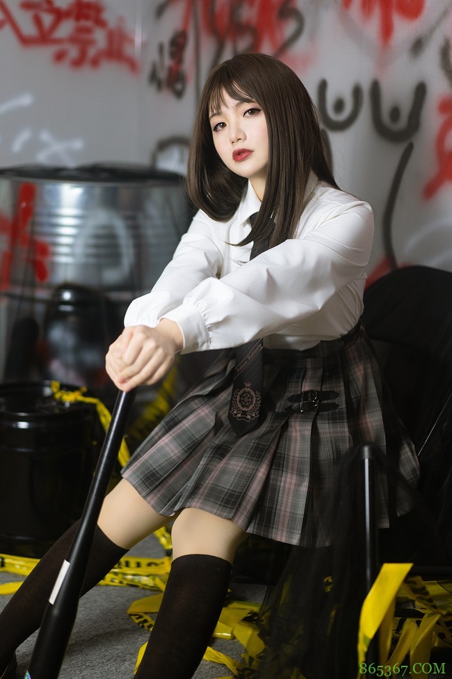 JK制服:个性十足的酷酷女孩