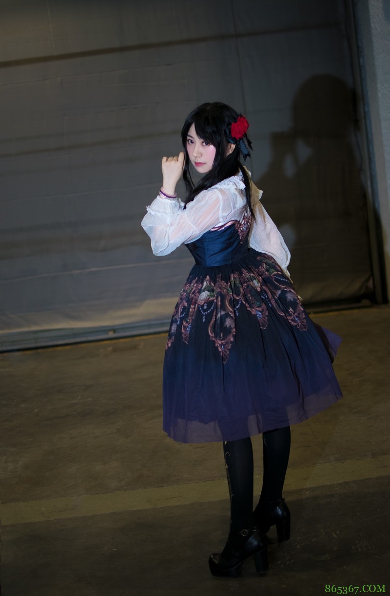 洛丽塔场照,小姐姐的蓬蓬裙特别有仙气。