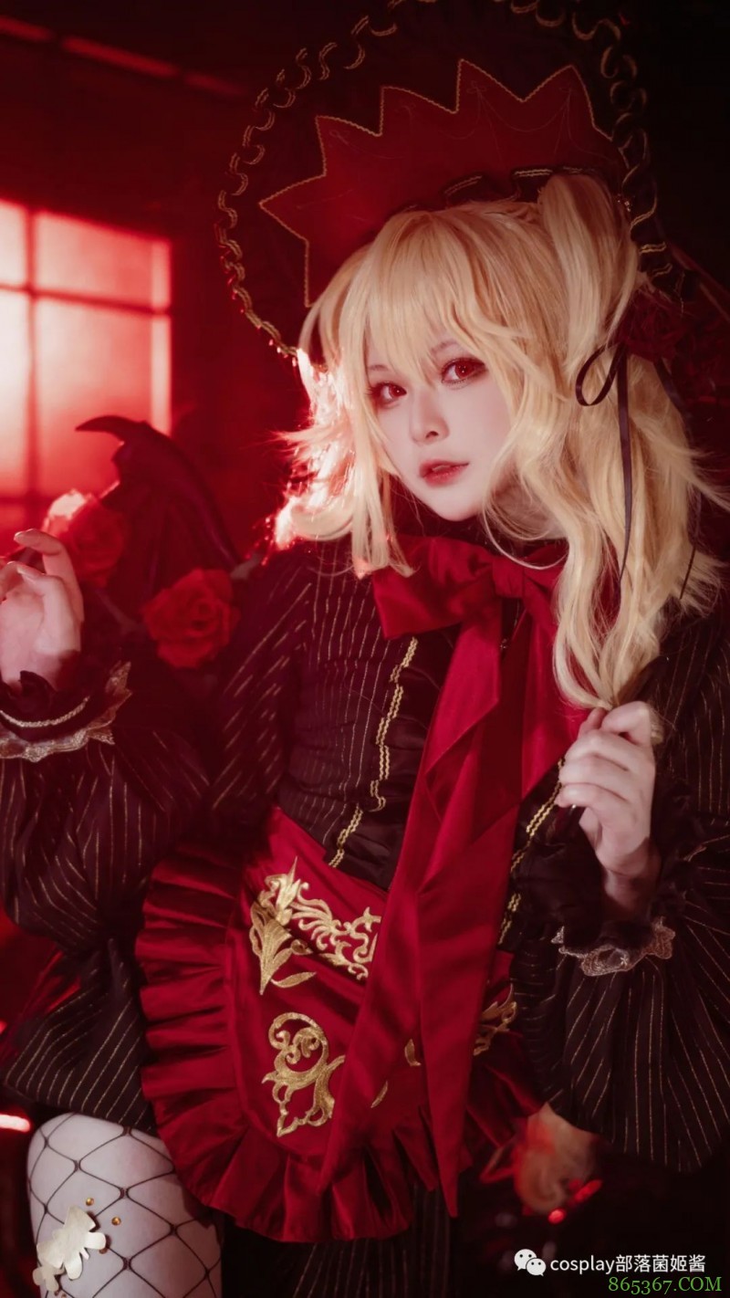 cos：四叶草剧场卡塔琳娜和米诺朵拉cos正片