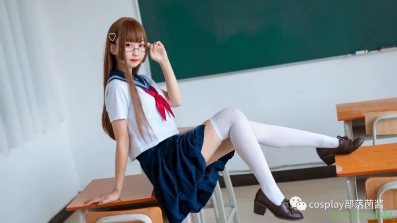 JK少女：快快，上课啦，迟到要受罚哦