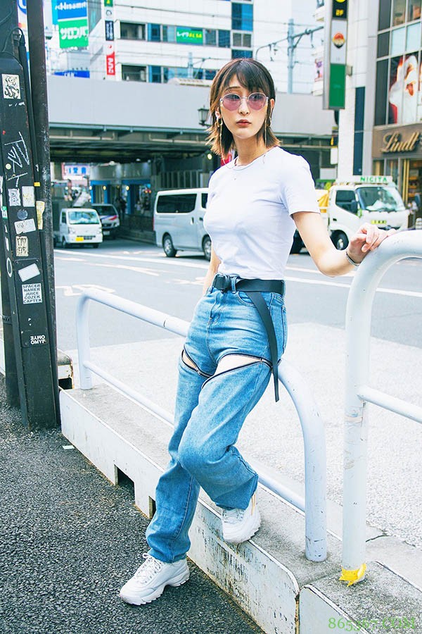 解密!那位身高173公分、G罩杯、超火辣的内衣模特儿MIRAI是? …