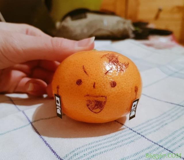 网友吐槽:真正的神cos,就算用一个刷子也能还原出动漫角色