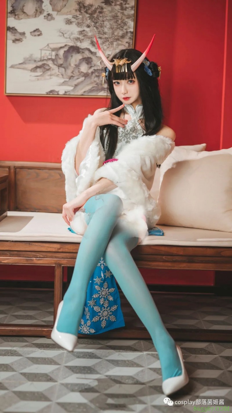 cos：碧蓝航线​能代冬雪沁香cos正片@封疆疆